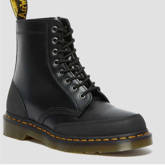 NEW Dr Martens 1460 GUARD PANEL LEATHER LACE UP BOOT Men Size 9 - Picture 2 of 7